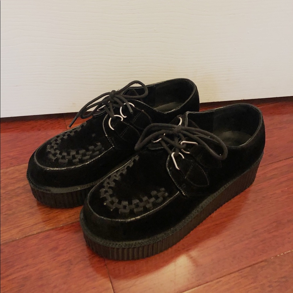 Viva Velvet Creepers